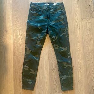 Good American Camo Jeans